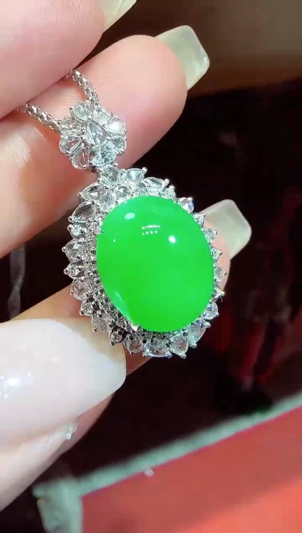 【闪购商品】翡翠吊坠(不含链)18K金镶嵌蛋面