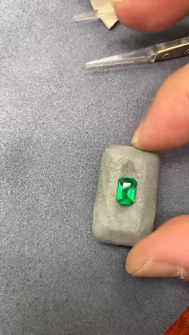裸石祖母绿0.98ct 55