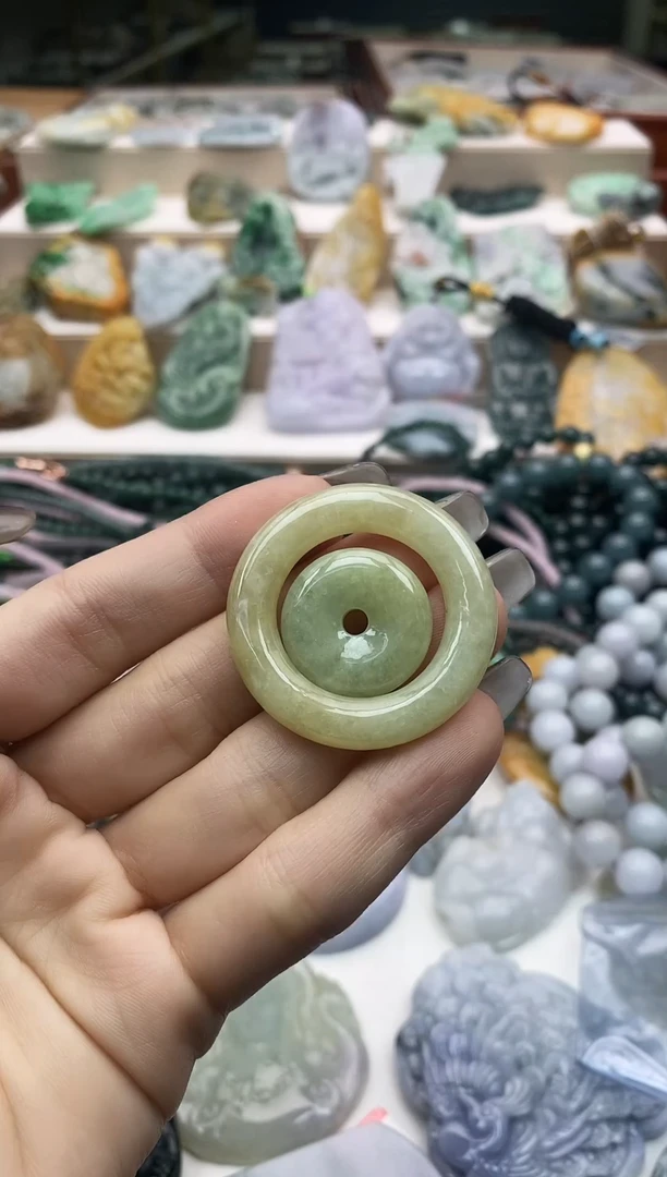 颈饰未镶嵌翡翠1