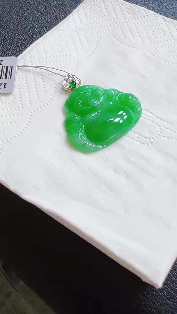 颈饰18K金镶嵌翡翠佛