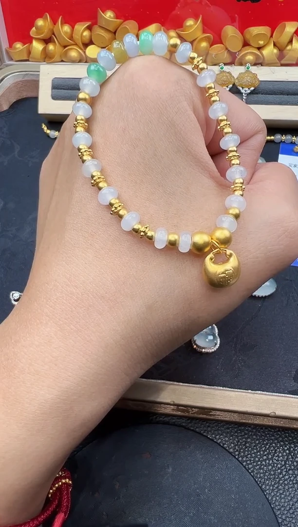 足金镶嵌手串翡翠勿拍