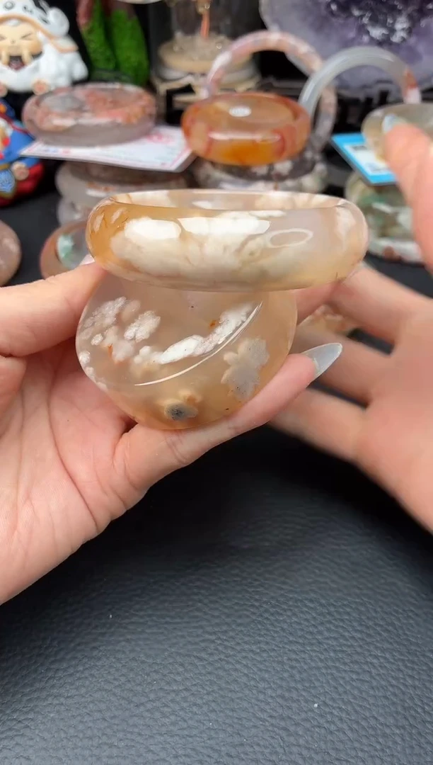 未镶嵌手镯（圆镯）石英质玉55.9