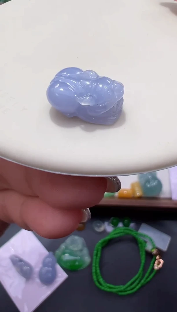 未镶嵌定制翡翠17*12.7*7.6貔貅