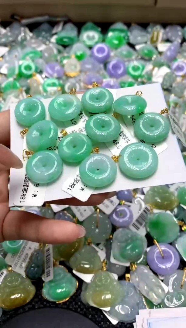 【闪购商品】翡翠颈饰18K金镶嵌111111111（多样性发其一）
