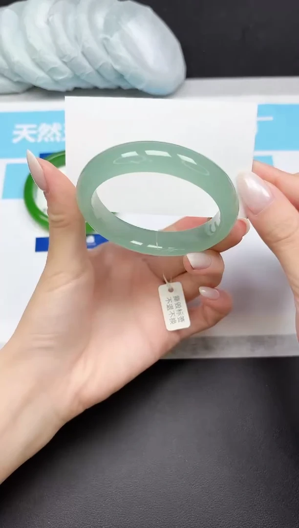 未镶嵌手镯石英质玉249-5556