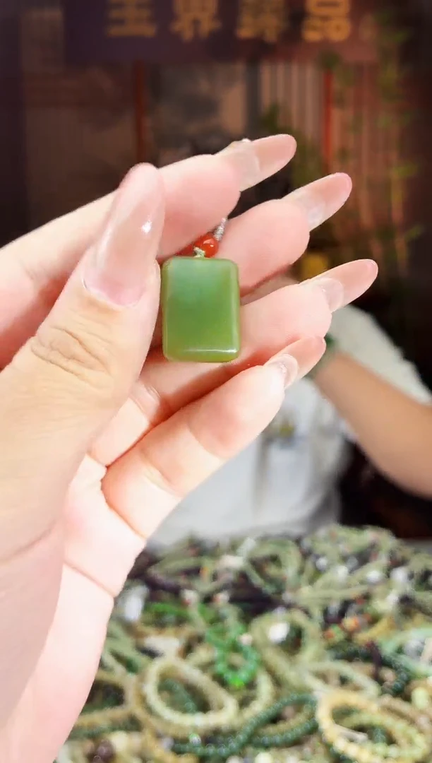 和田玉未镶嵌颈饰拍一发一