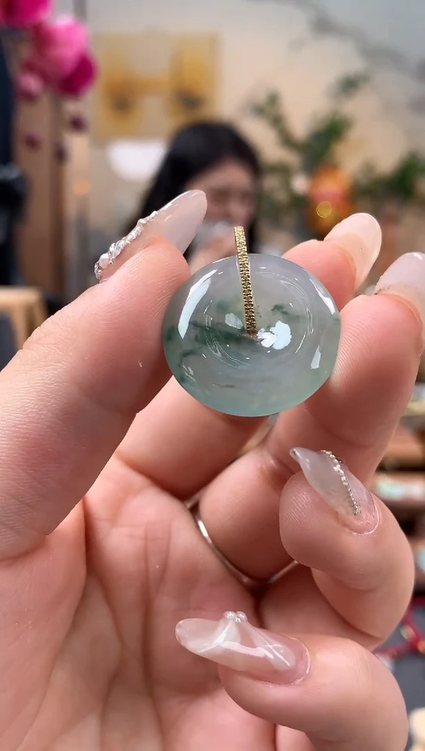 【闪购商品】翡翠吊坠(不含链)18K金镶嵌平安扣