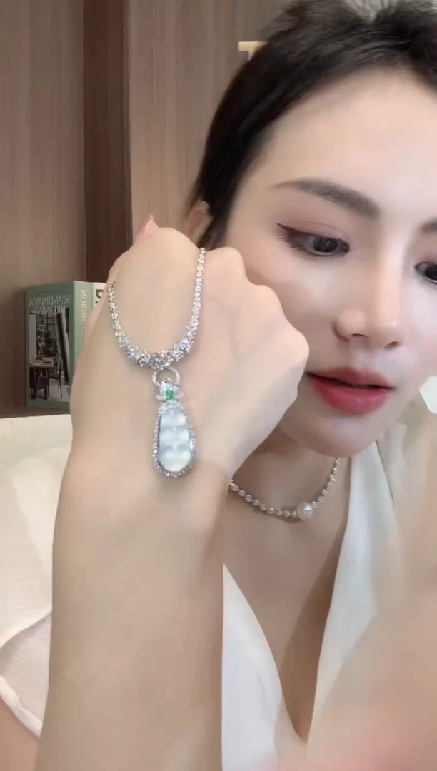 翡翠18K金镶嵌吊坠(不含链)C80