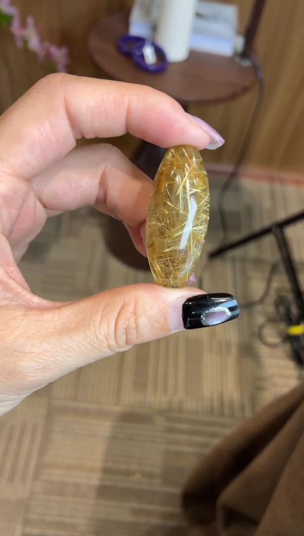 颈饰未镶嵌发晶钛晶桶珠裸石