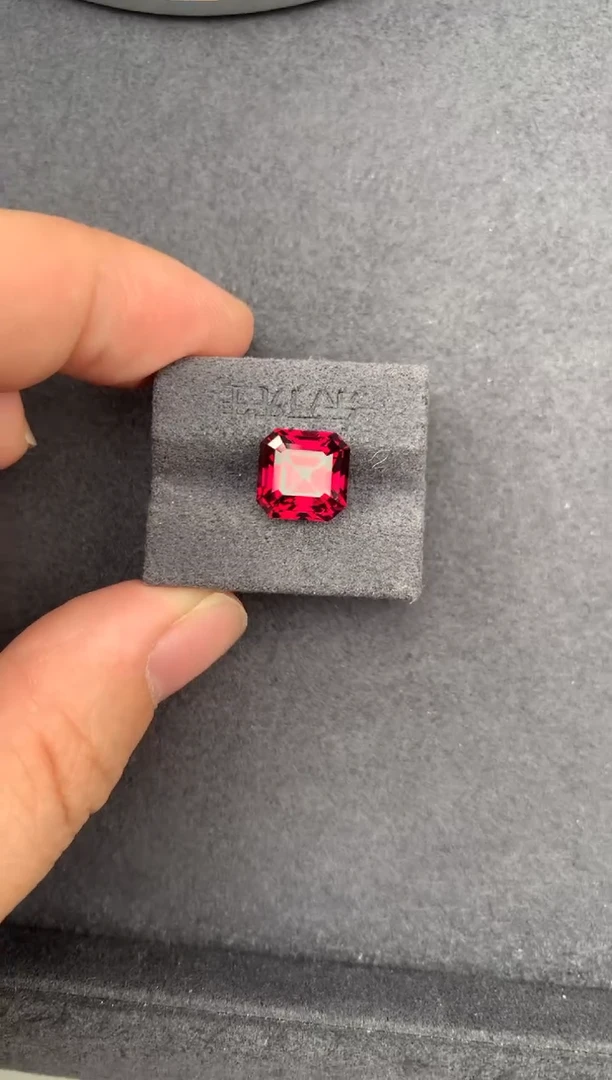 未镶嵌珠宝半成品石榴石6ct镁铝榴石 定制 GE