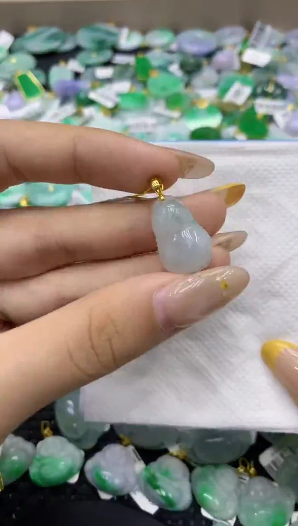 颈饰未镶嵌翡翠天然缅甸翡翠A货