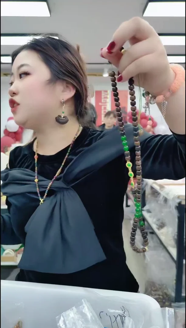 【闪购商品】香榧木1876东蒂纹项链