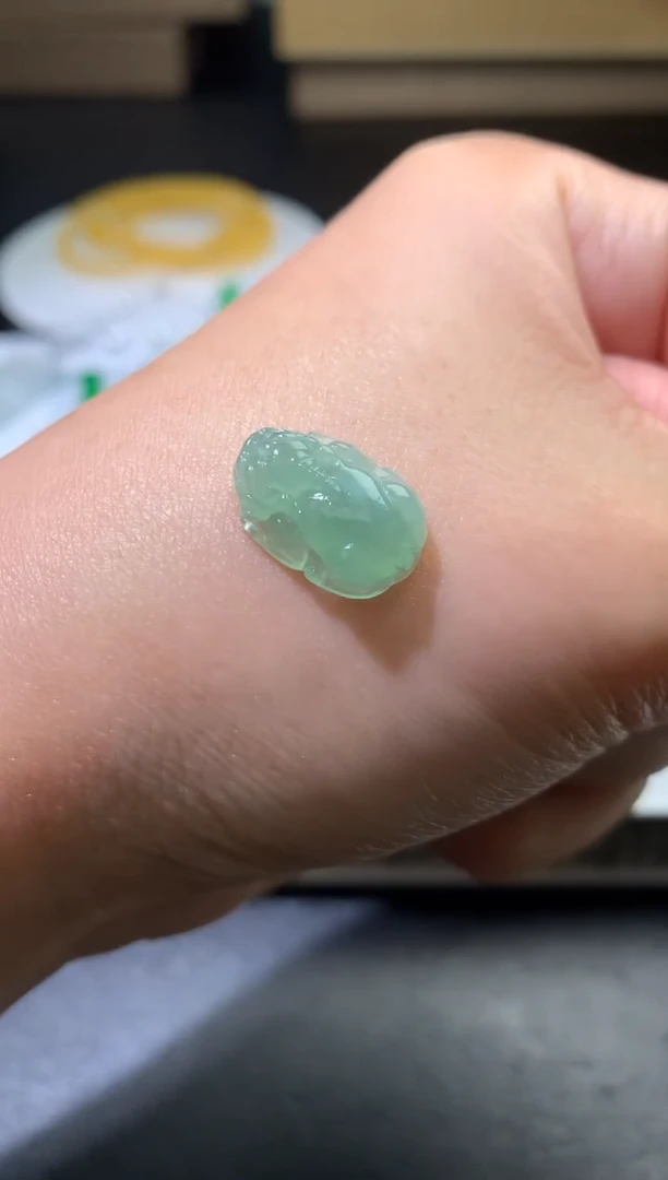 未镶嵌定制翡翠毛货 15.5-10.9-4.8