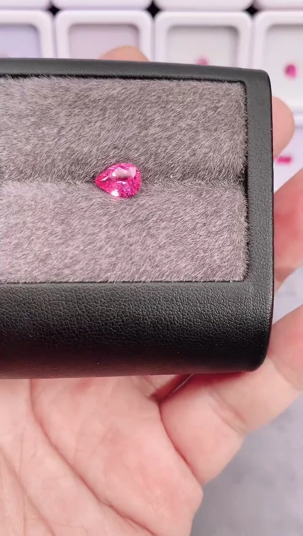 未镶嵌裸石尖晶石约1.43克拉