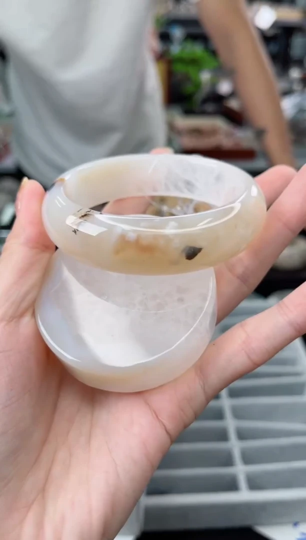 【闪购商品】石英质玉手镯未镶嵌60圈口（赠品镯心）1563371