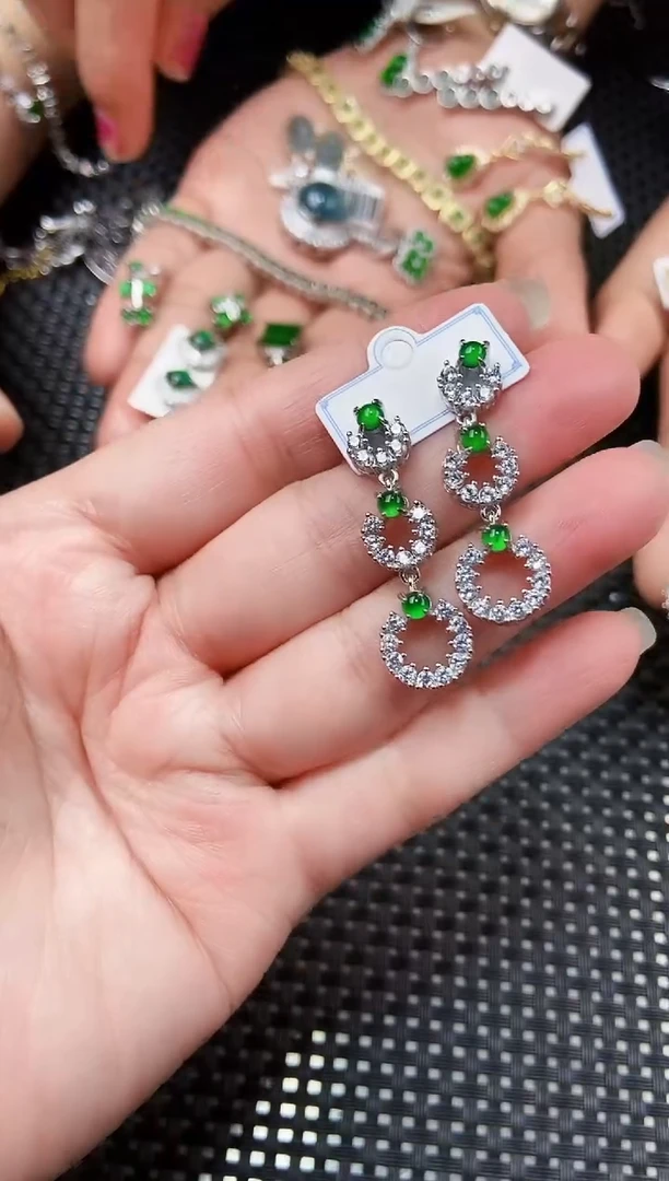 【闪购商品】翡翠耳饰未镶嵌111111111