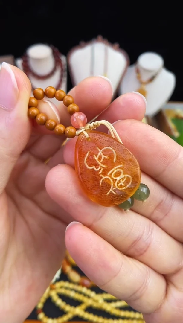 琥珀未镶嵌珠宝奇石柒月