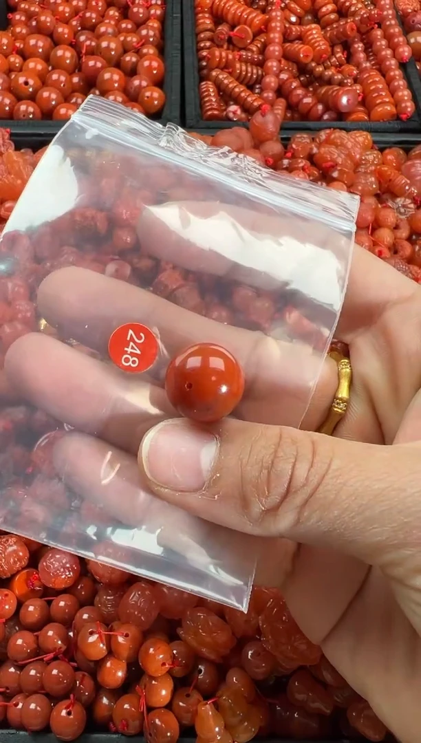 【闪购商品】南红玛瑙颈饰未镶嵌1