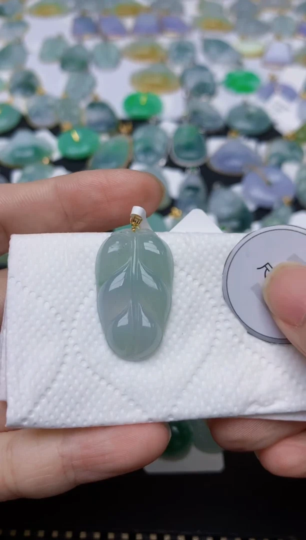 翡翠18K金镶嵌颈饰天然缅甸A货翡翠