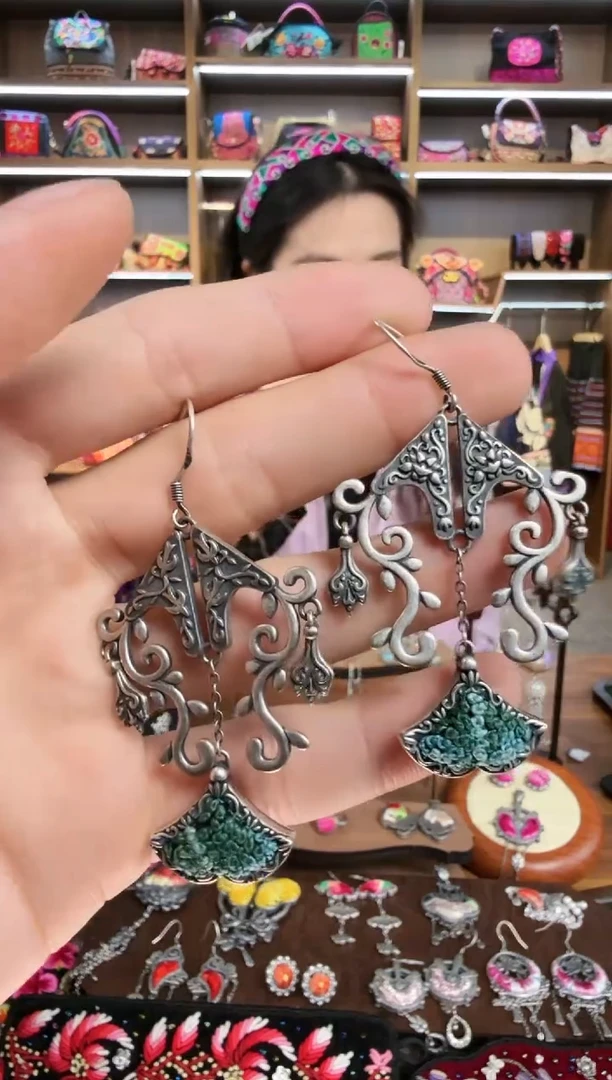 【闪购商品】织绣50蒙阿苏苗绣传承