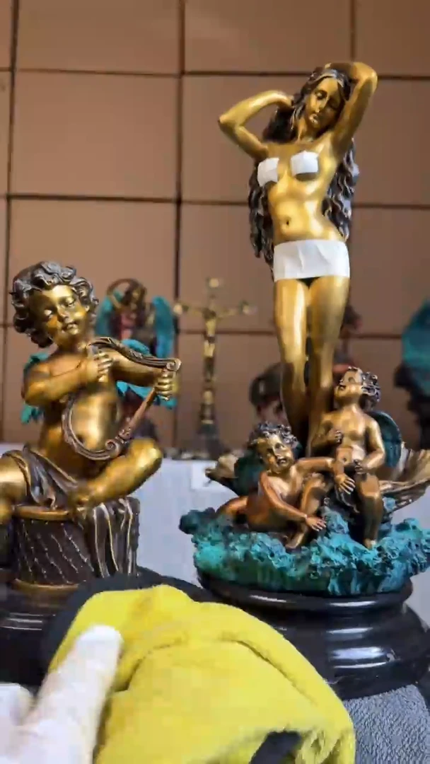 精铜材质精美雕塑