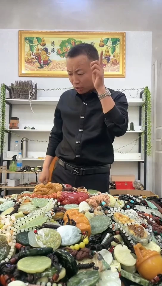 未镶嵌岫玉挂件多样性发货发其中一件