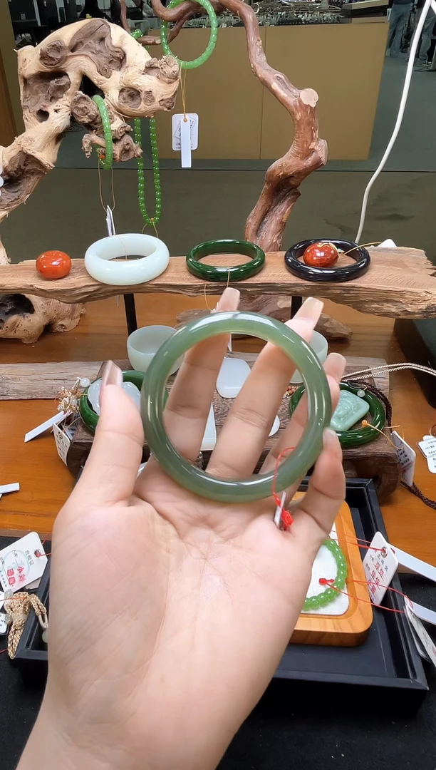 未镶嵌手镯和田玉青海湖水绿 56+圈