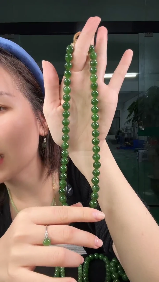 项链未镶嵌和田玉（碧玉）碧玉10mm菠菜绿项链