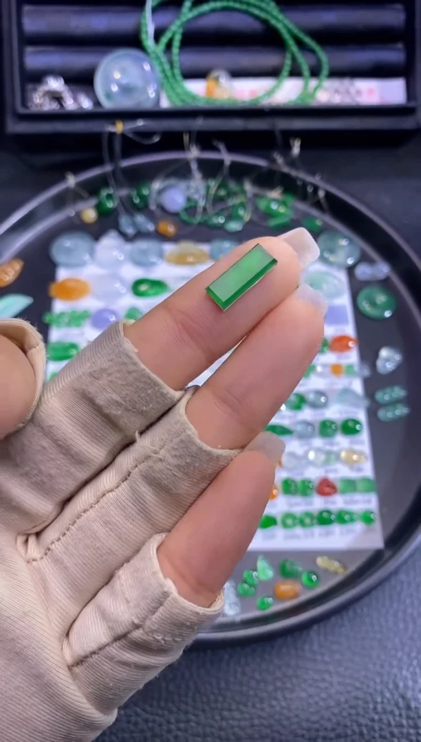 未镶嵌挂件翡翠牌