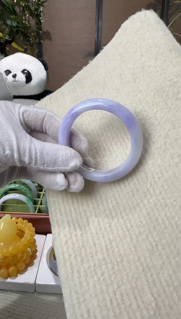 未镶嵌挂件翡翠手 镯