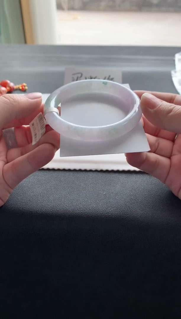 【闪购商品】翡翠手镯未镶嵌54.6圆条A8557买断