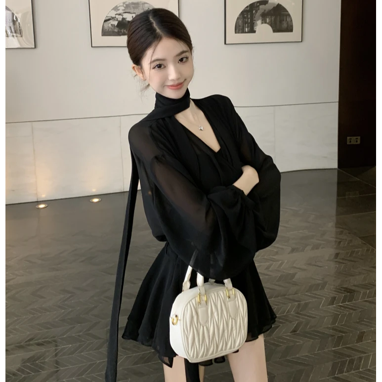 黑色 V领长袖衬衫连衣裙2025春夏气质性感收腰显瘦短款百褶雪纺裙