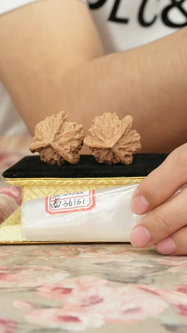 把件文玩核桃盘山三棱