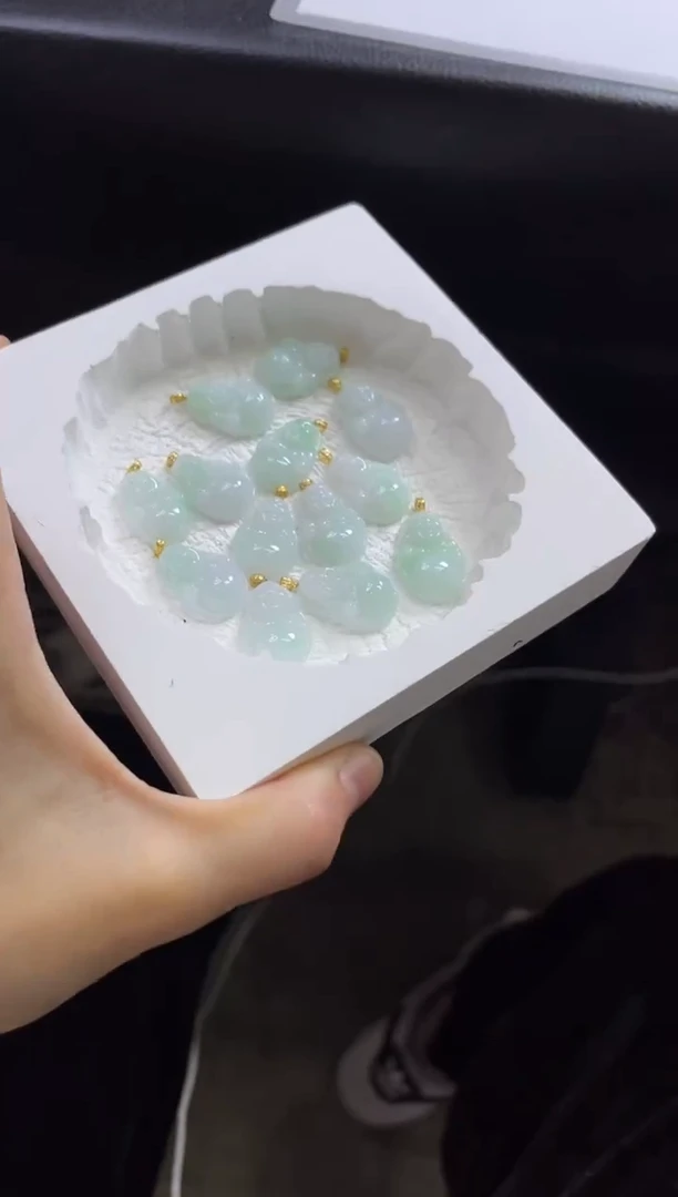 【闪购商品】翡翠颈饰18K金镶嵌L6多样性发一件/配绳子