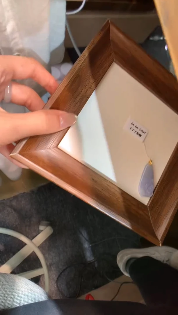 颈饰18K金镶嵌翡翠莲花