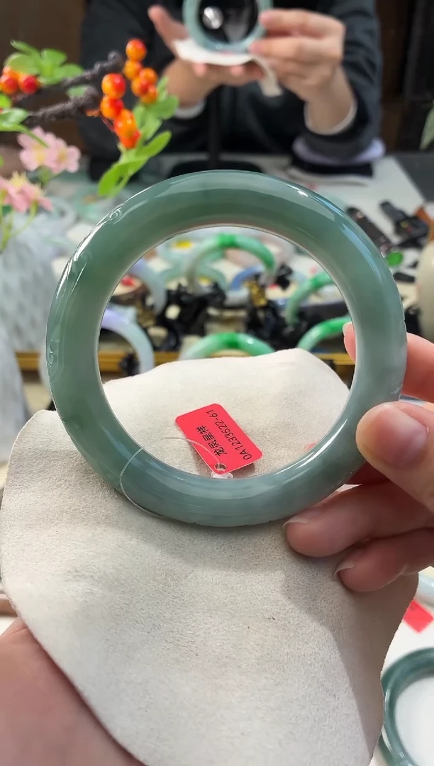 未镶嵌手镯翡翠苏*年31  翡翠手镯 61