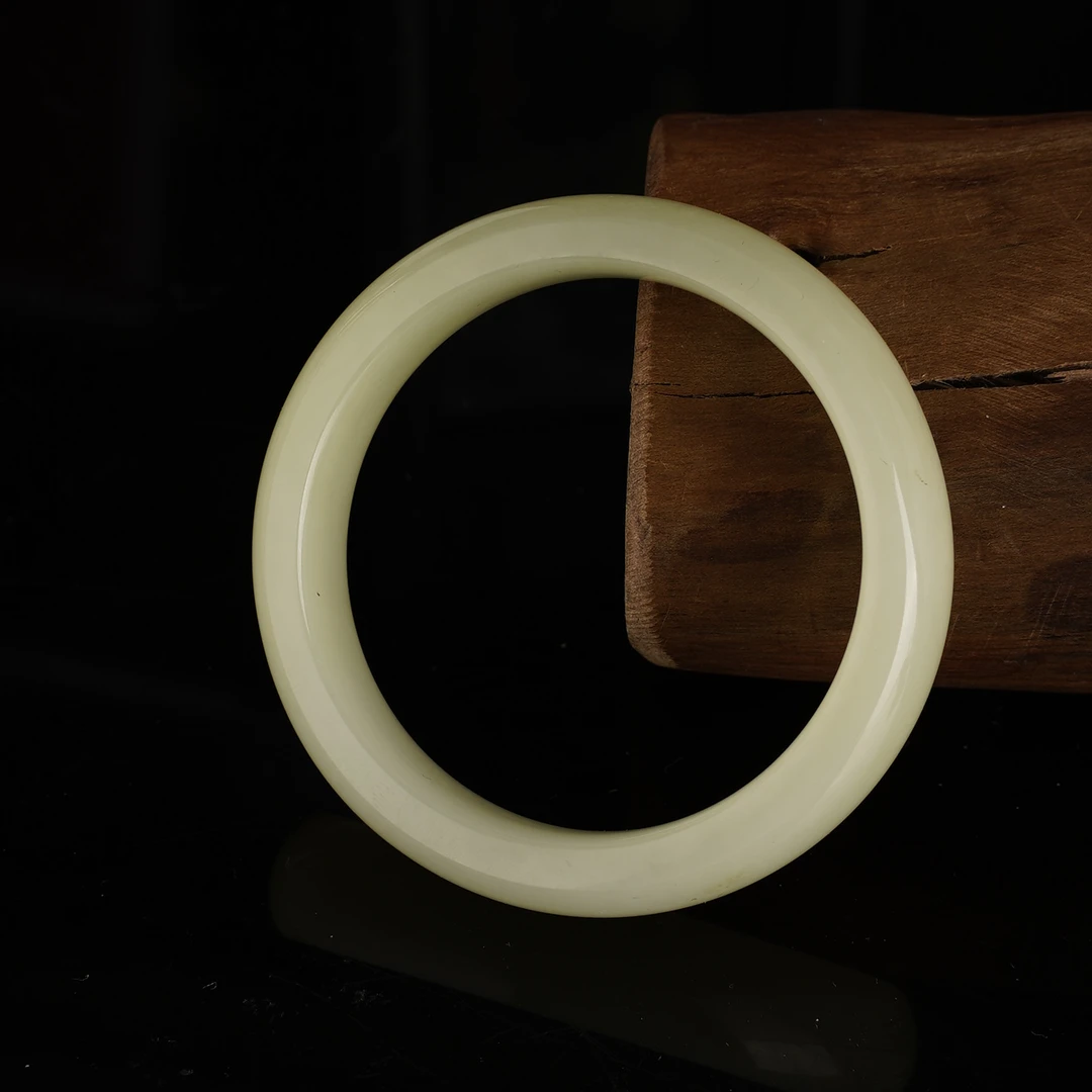 XC11601二十世纪和田玉手镯