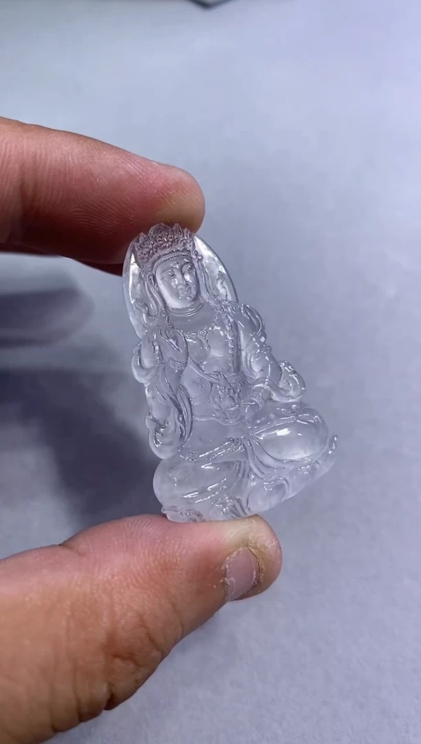 吊坠(不含链)未镶嵌翡翠观音18000  44.3  27.6  5.2