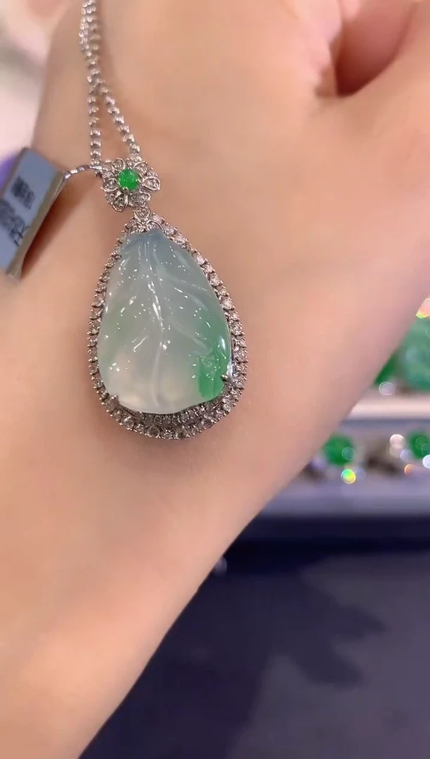 吊坠(不含链)18K金镶嵌翡翠w32
