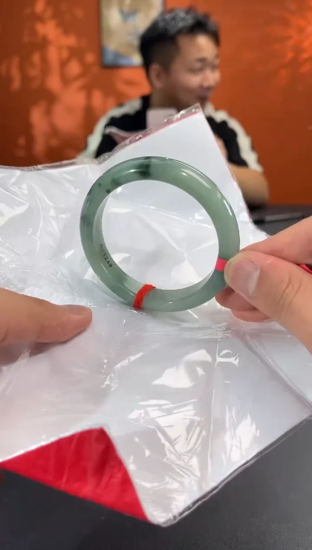 未镶嵌手镯翡翠翡翠手镯