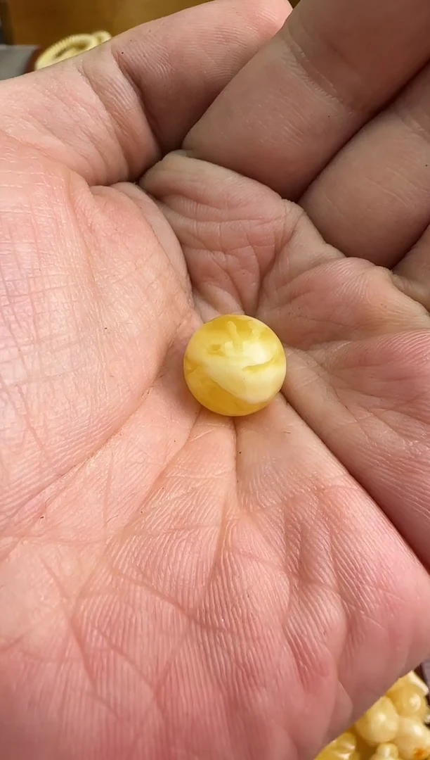 蜜蜡未镶嵌珠宝奇石特价