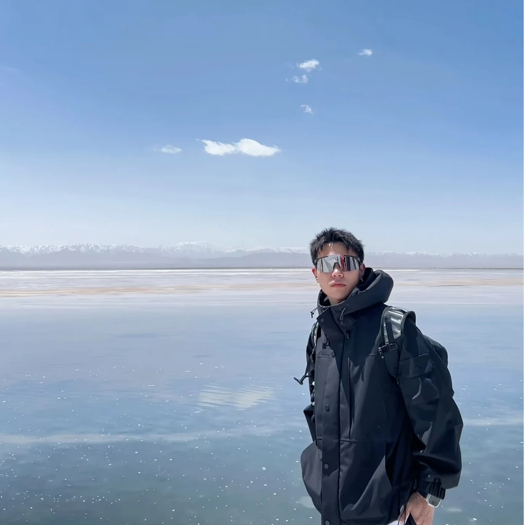 1休闲百搭冲锋衣户外情侣防风