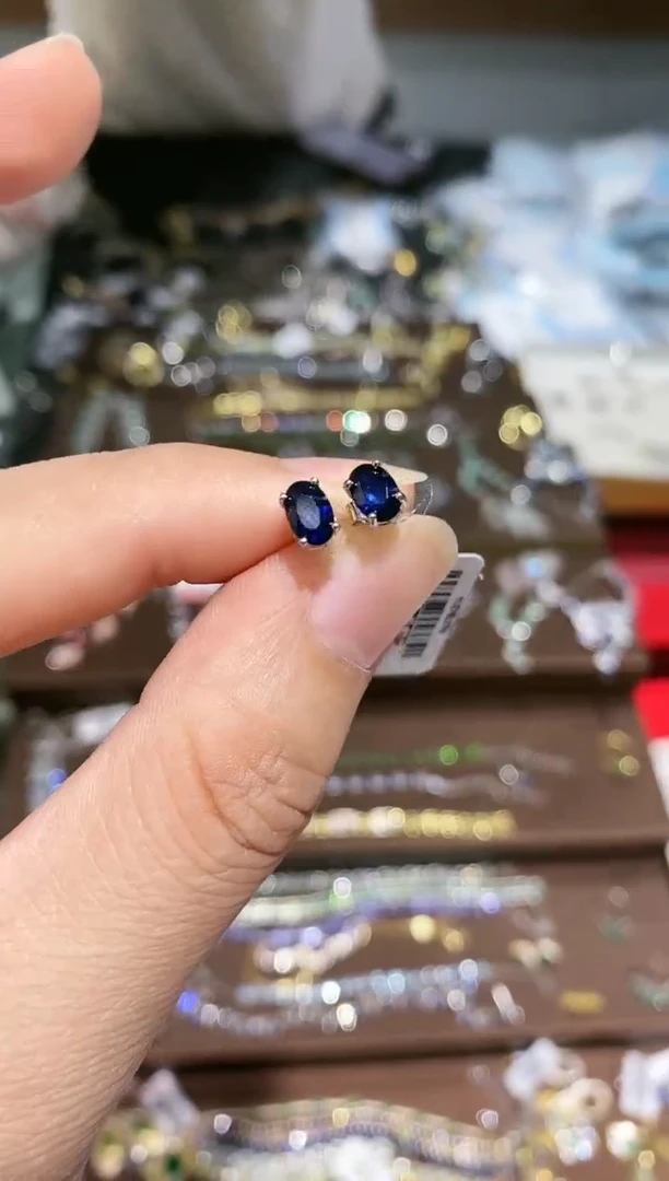 【闪购商品】蓝宝石耳饰银S925镶嵌耳钉