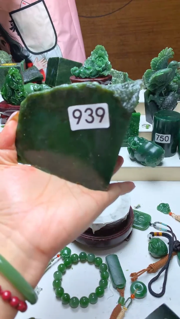 未镶嵌和田玉摆件1