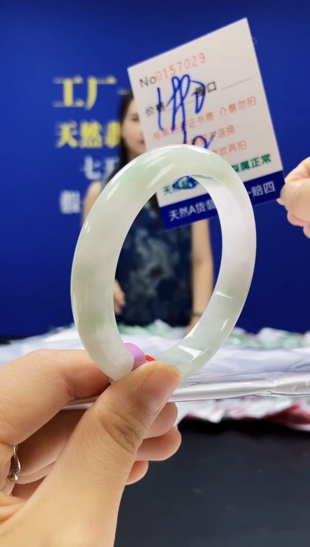 翡翠手镯未镶嵌A-翡翠手镯未镶嵌-A