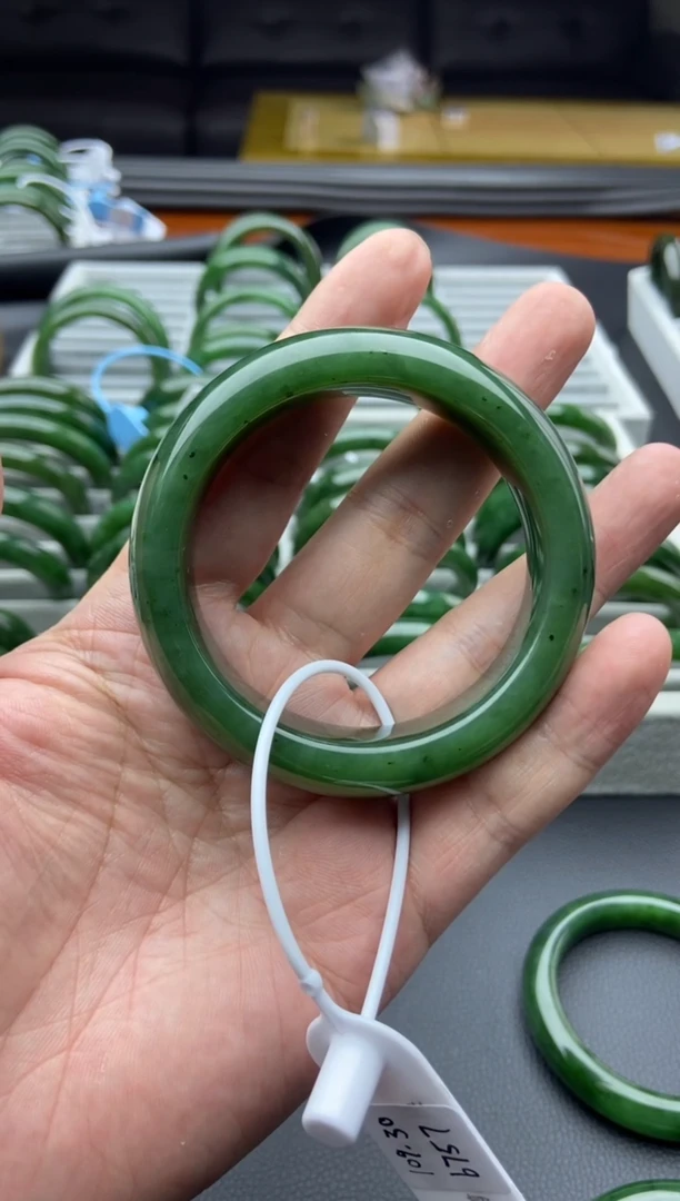 未镶嵌手镯和田玉（碧玉）64-57.8