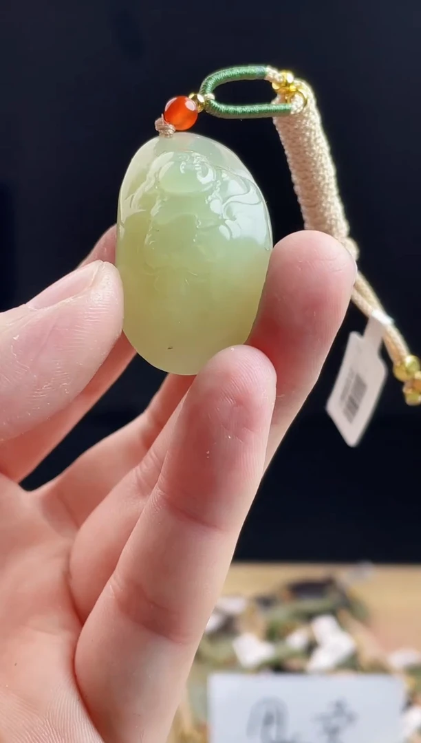 颈饰未镶嵌和田玉1