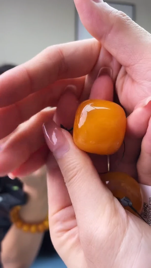 琥珀未镶嵌珠宝奇石T0假一罚十多样性发其一