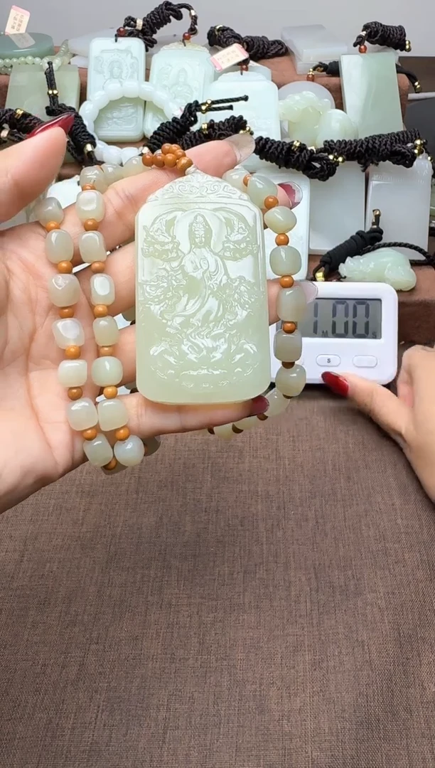 颈饰未镶嵌和田玉1
