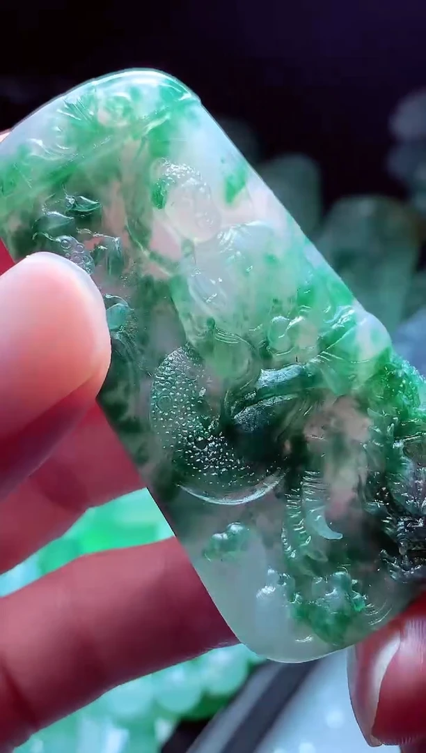 未镶嵌定制翡翠胡**?翡翠毛货定制